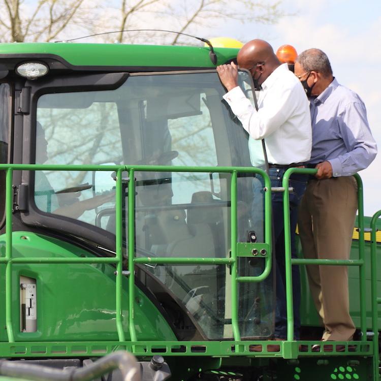 Sen. Warnock tours Southwest Georgia Farms